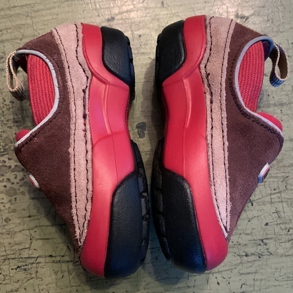 crocs Dawson Slip On Infant Sneaker - Red/Espresso/Khaki - Picture 3 of 11